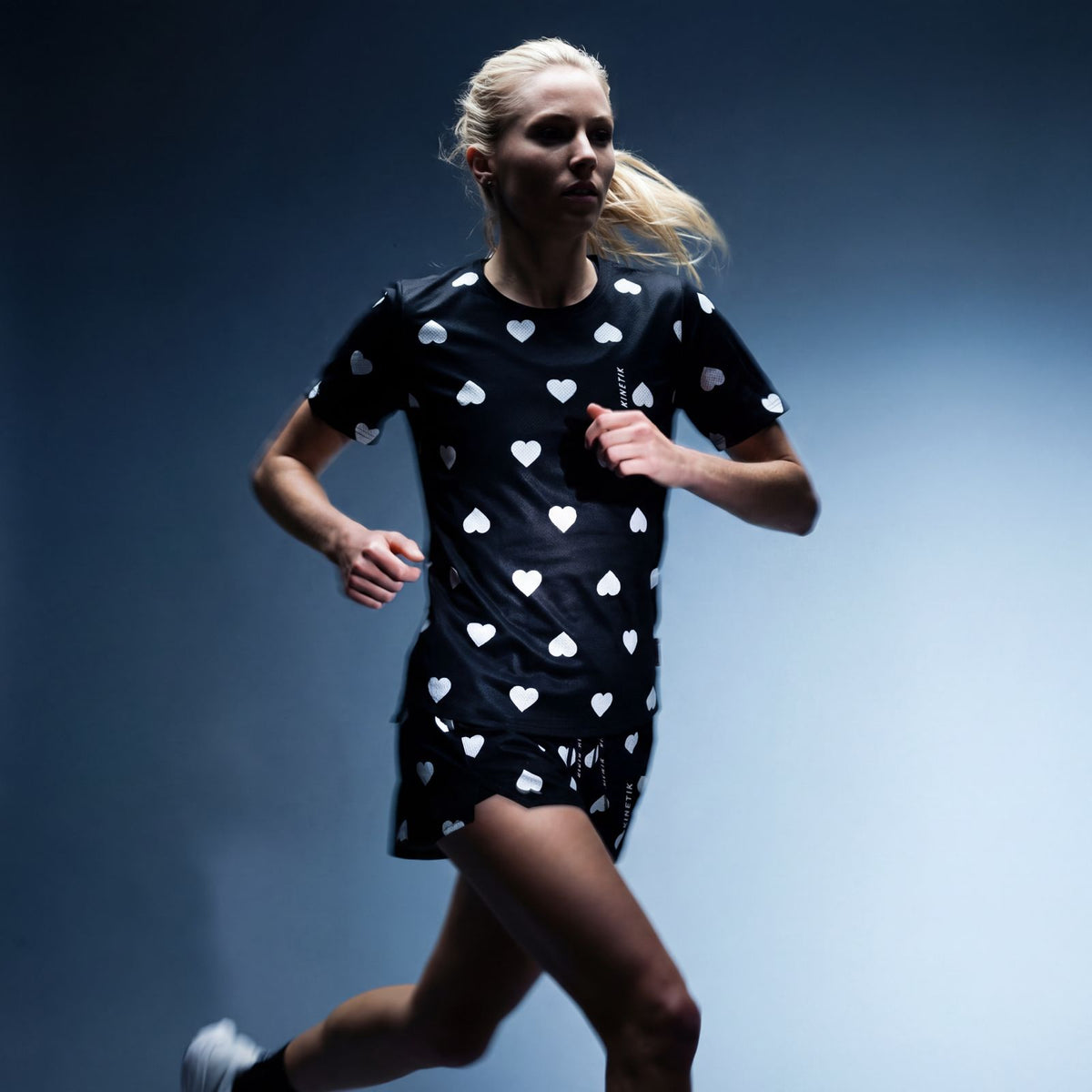 MAVRIK AR.90 HEARTRUNNEUSE BLACK - Tee-shirts - maillot manches courtes trail-running femme - kinetik-adrenalink