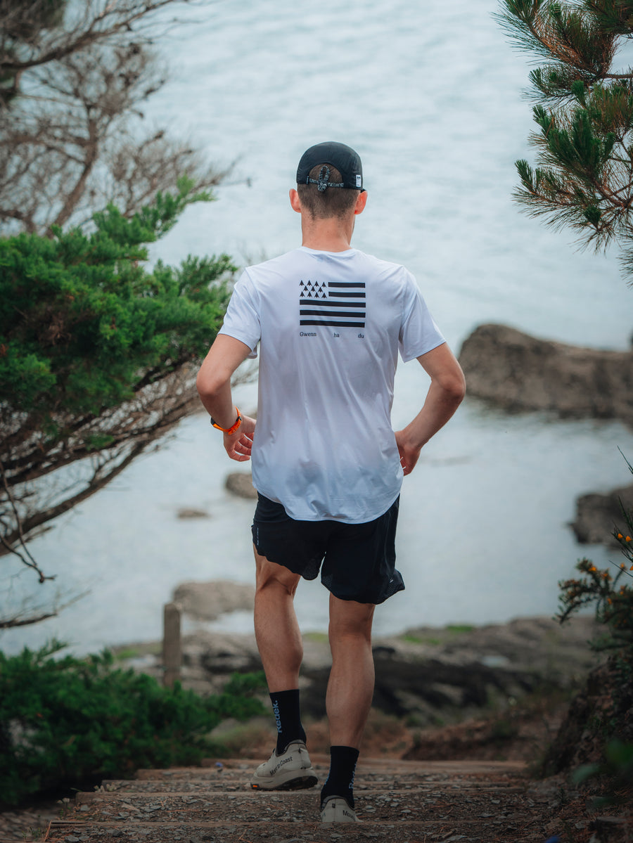 STRINGER RDK BZH FLAG WHITE-Tee-shirts-maillot manches courtes trail-running homme-kinetik-adrenalink