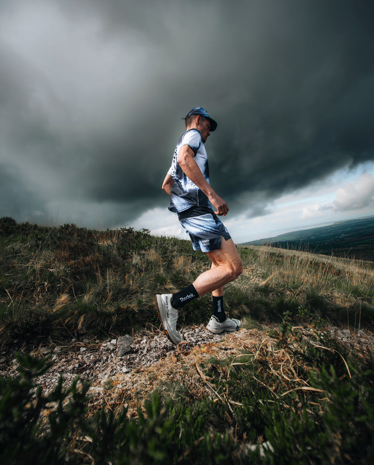 look-tenue-maillot-sac-short-casquette-blur-motion-homme-kinetik-adrenalink