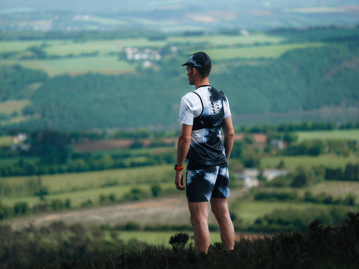 look-tenue-maillot-sac-short-casquette-blur-motion-homme-kinetik-adrenalink