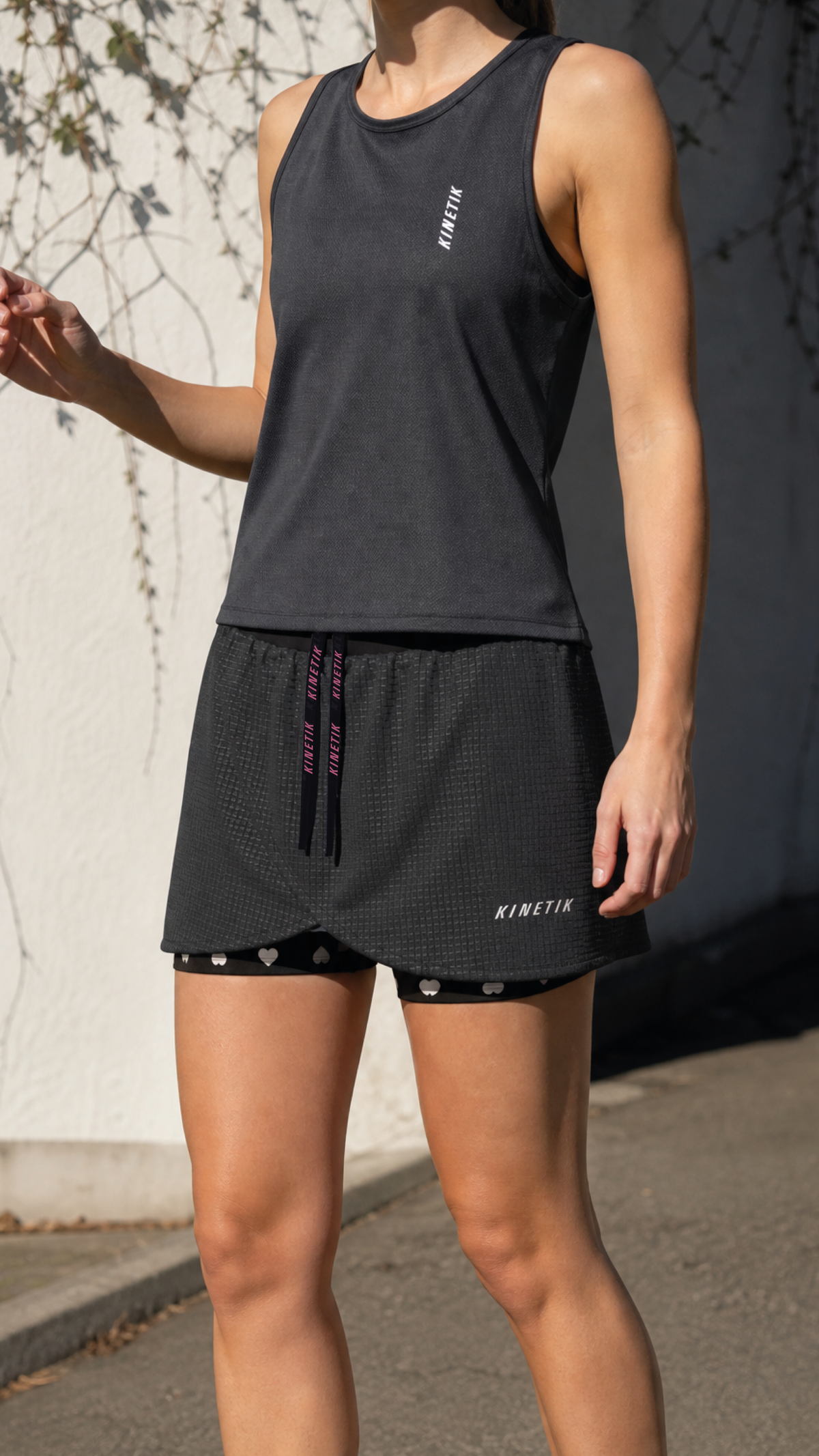 AEROK SKIRT HEARTRUNNEUSE BLACK - Jupes trail-running - 2 - kinetik-adrenalink