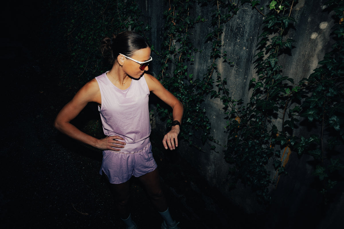 Collection Trail Running Pink Glo Femme Kinetik Adrenalink - Crop Top et Short