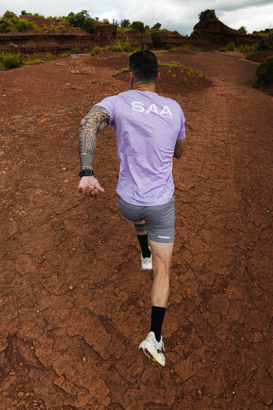 Shorts trail-running AEROK 6 MEN SAA GREY - 2 - kinetik